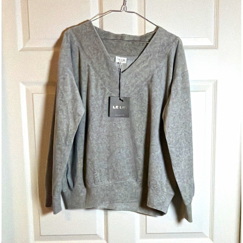 Le Lis Women's Gray Oversized V-Neck Long Sleeve Knit Pullover Sweater Size S